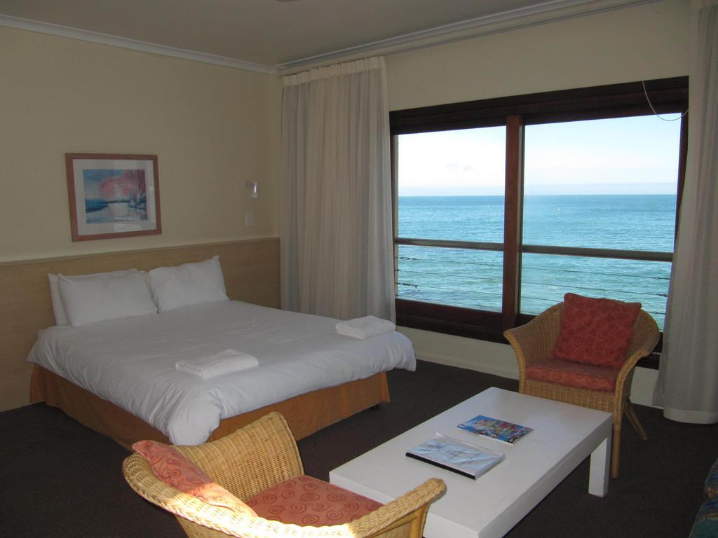 Flora Bay Resort Hout Bay Room photo